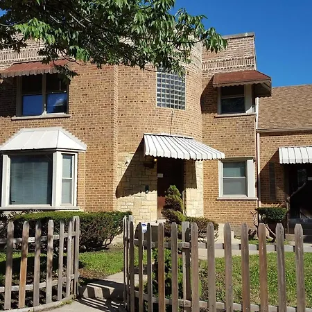 Great Chicago Getaway 2 Bedrooms Sleeps 1 To 4