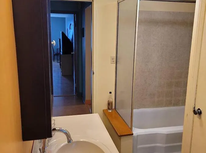 Great Getaway 2 Bedrooms Sleeps 1 To 4 Apartment