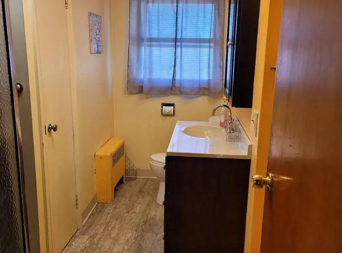 Apartment Great Getaway 2 Bedrooms Sleeps 1 To 4 Chicago