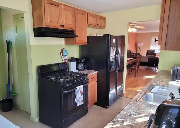 Apartment Great Getaway 2 Bedrooms Sleeps 1 To 4 Chicago