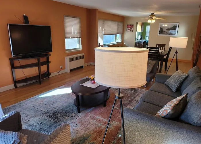 Great Getaway 2 Bedrooms Sleeps 1 To 4 Apartment Chicago