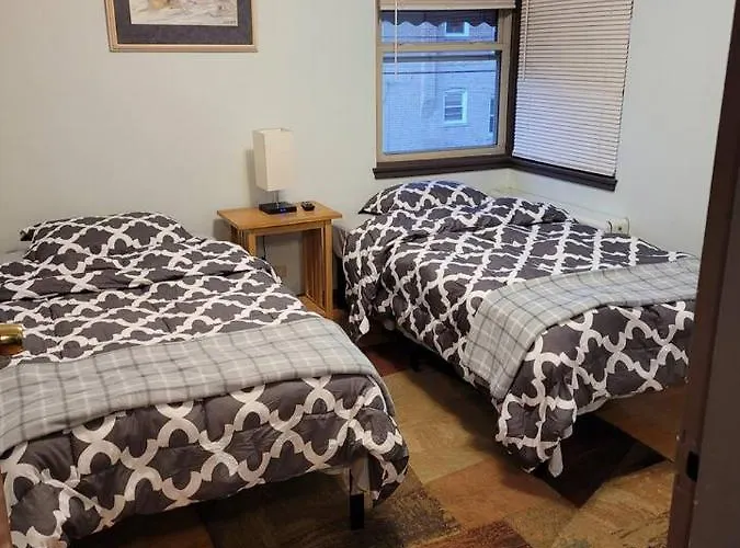 Apartment Great Getaway 2 Bedrooms Sleeps 1 To 4 Chicago